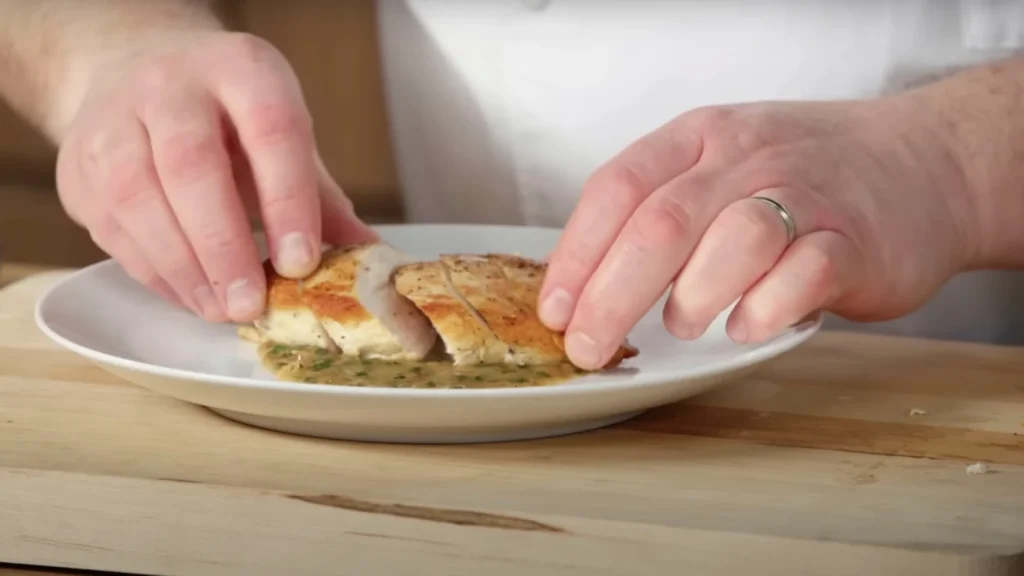 Arrange the Chicken and Sauce in Plate